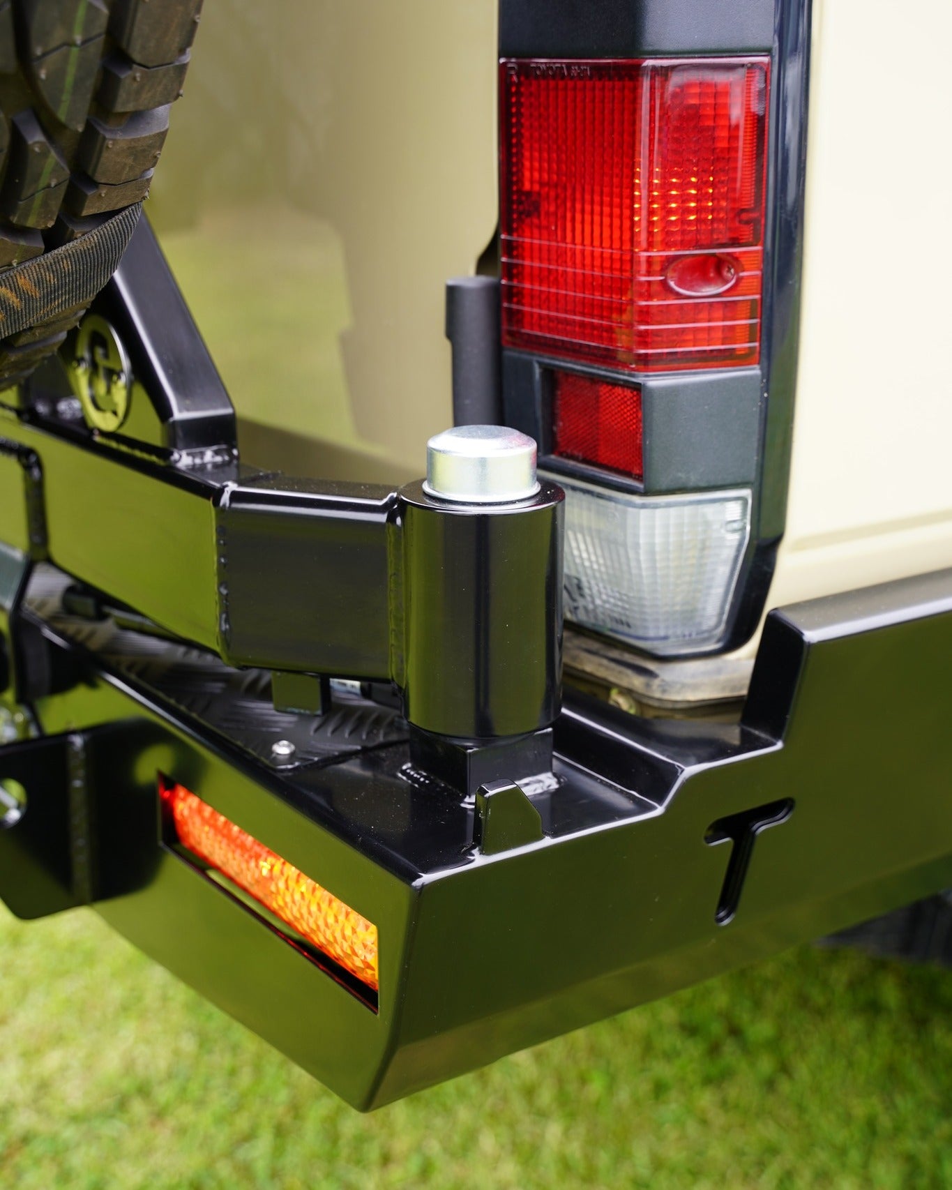 76 Series Rear Bar
