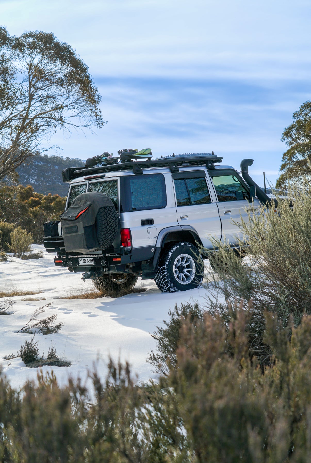 76 Series Rear Bar